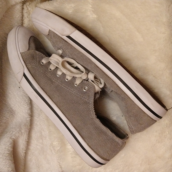 Roebuck & Co low top grey corduroy sneakers - Picture 5 of 6